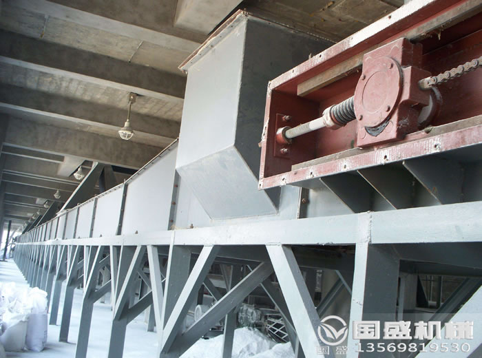 耐磨鋼單排鏈刮板機(jī) 耐磨鋼單排鏈刮板機(jī)